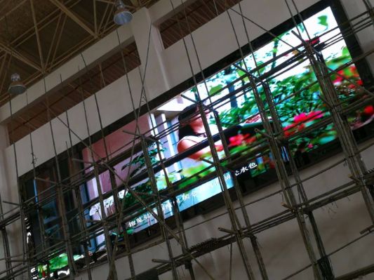福建龍巖連城體育局室內(nèi)P4屏118平方